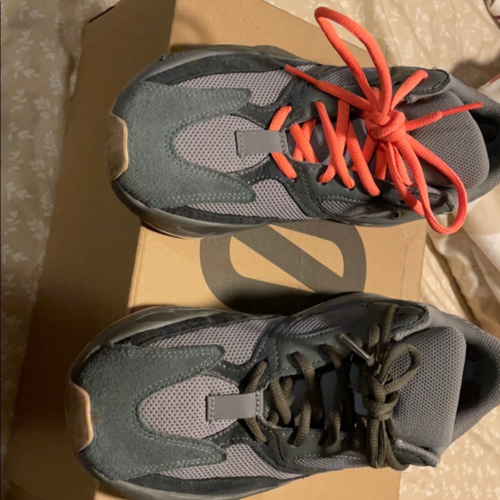 Authentic Yeezy boost 700